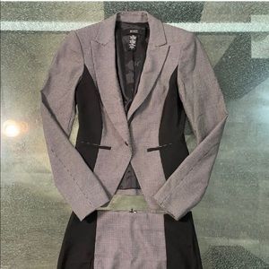 Body By Victoria Skirt Suit Set 2 pc